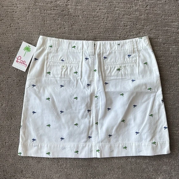 Lilly Pulitzer White Skirt with Blue and Green Embroidered Frogs - Picture 7 of 9